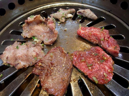 焼肉よねやま　焼いてます♪