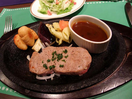 仔牛ロースステーキ トリュフソース