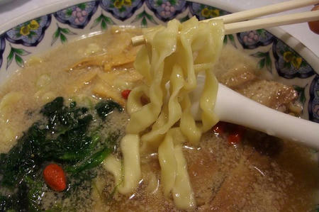 中国ラーメン 揚州商人　刀切麺