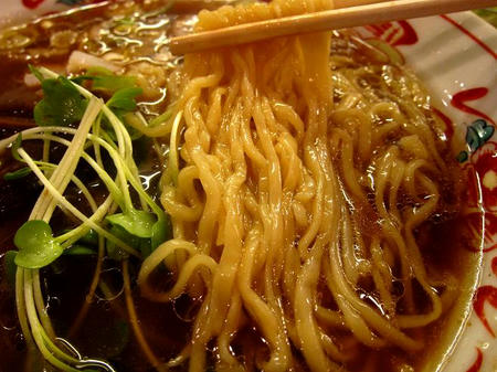 Navajo White 中細縮れ麺