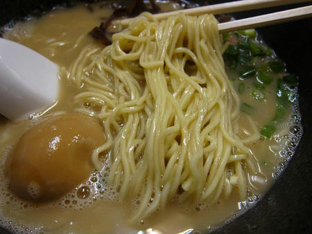 前橋とんこつ味楽留 細麺