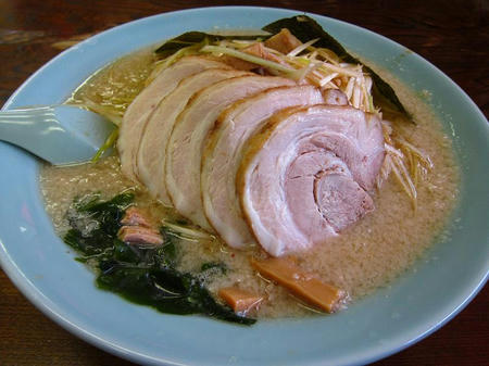 ラーメンショップ 尾島店　しょうゆネギチャーシューメン