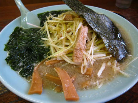 ラーメンショップ 尾島店　しょうゆネギラーメン　ワカメ増し