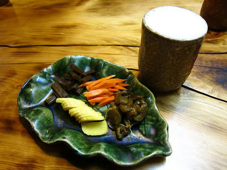 里の茶屋 お新香とビール