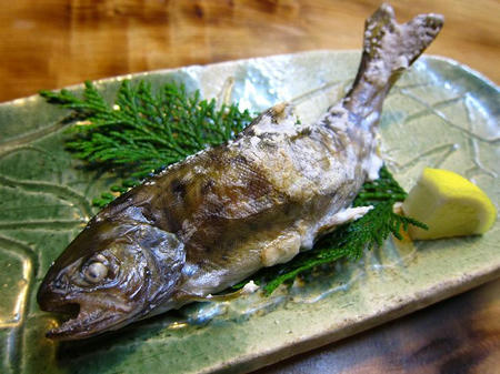 里の茶屋 ヤマメの塩焼き