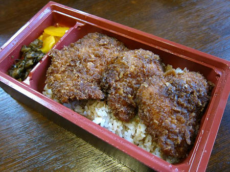 登利平　ソースかつ弁当