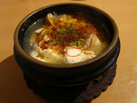 カフェ＆ダイニング gurumi　おぼろ豆腐とあさりの辛口チゲ