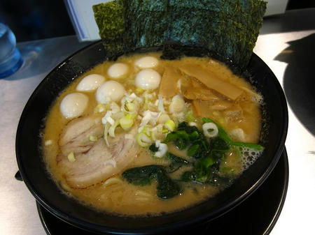 一合舎 高崎店 醤油豚骨らーめん(うずら増し)