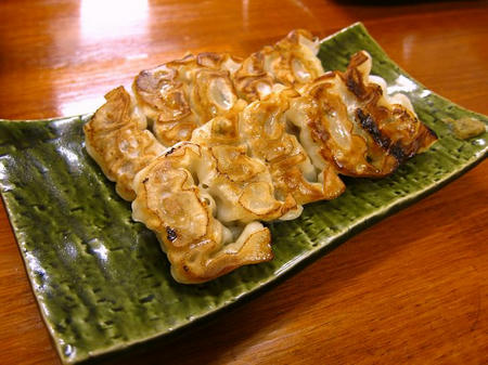 豚骨らーめん れん　黒餃子