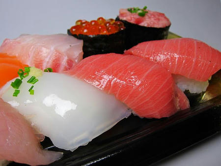 角上魚類 イカ、中トロ