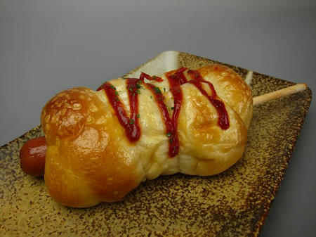 Bakery yaoko pino 串付きフランク