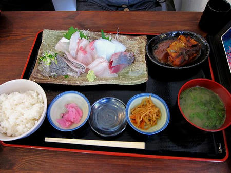 めしや 大磯港 刺身定食