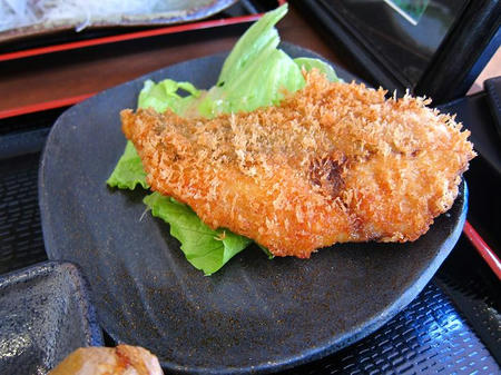 めしや 大磯港 地魚フライ