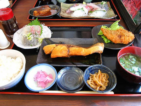 めしや 大磯港 煮魚定食