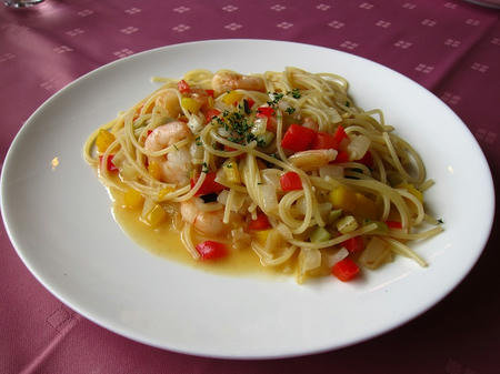安心食材グラツィエ　小海老と野菜のペペロンチーノ