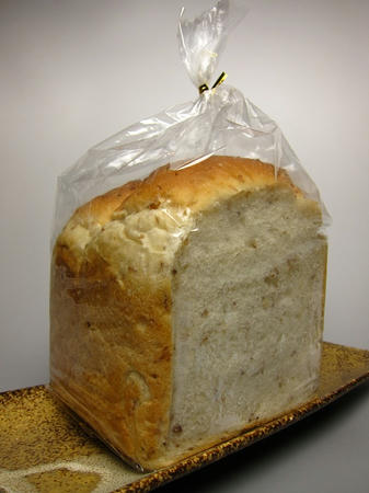 パン工房　くるみの森　玄米食パン