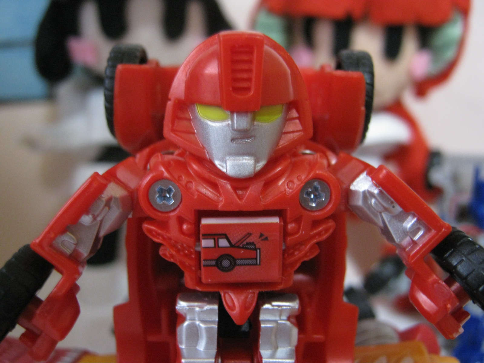 transformers takara tomy toy Be cool japan bot shots red mirage face エンジントラブル