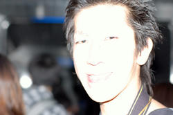 おかしな男