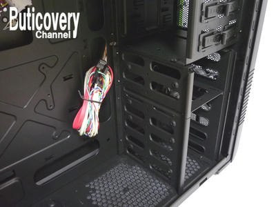 M/Bと３．５インチベイ付近