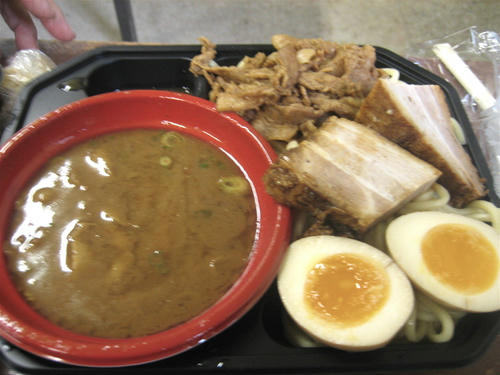 徳島つけ麺東大全部のせ