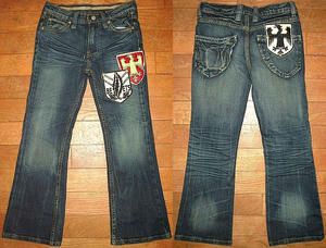 Emblem 3D wash bootcut