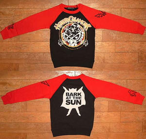 BARK AT THE SUNドラキュラシルエット長袖トレーナー Red