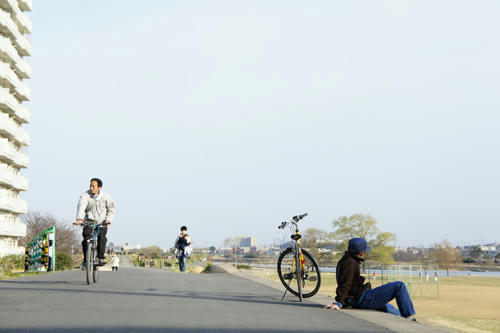日曜の多摩川沿い